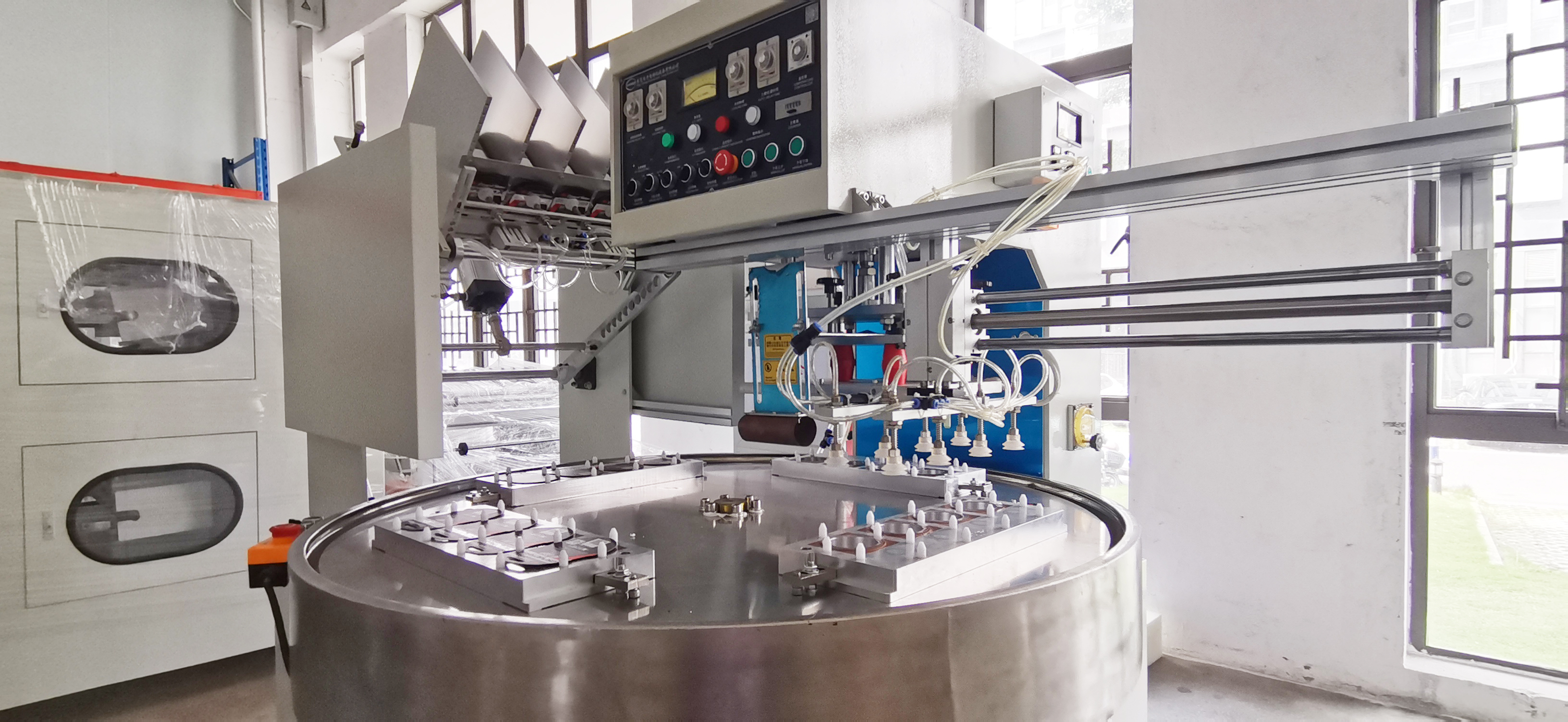 Auto Loading Blister Paper Carton Card Sealing Machine by High Frequency Welding Technology