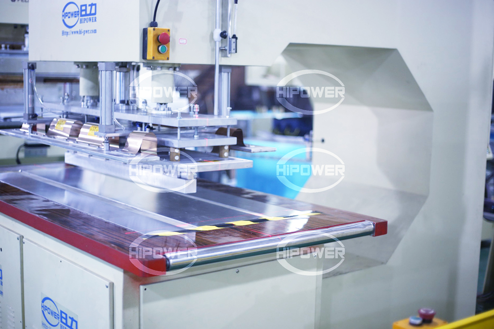 HIPOWER Deep Throat High Frequency Welder – Customized for Large-Area PVC Membrane Welding